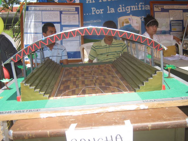 Los estudiantes del INTECNA con sus proyectos en Feria por la Patria